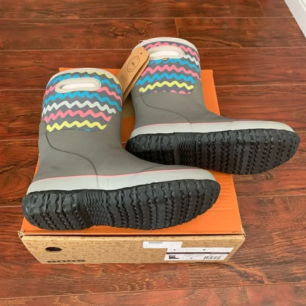 Bogs Youth crasp waterproof pull on rain boot size 6, NIB